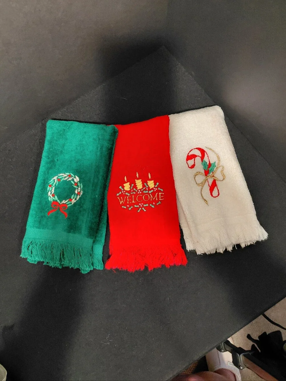 FINGERTIP TOWELS